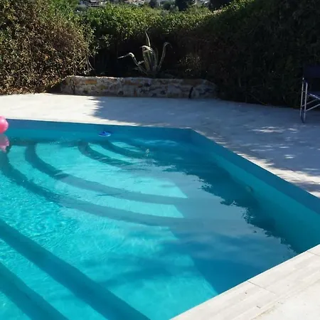 Flore Semesterbostad