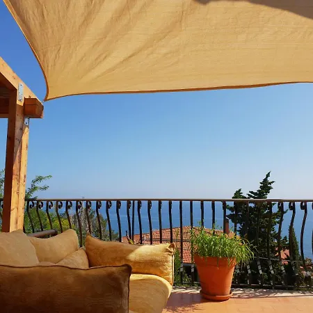 Flore Holiday home *